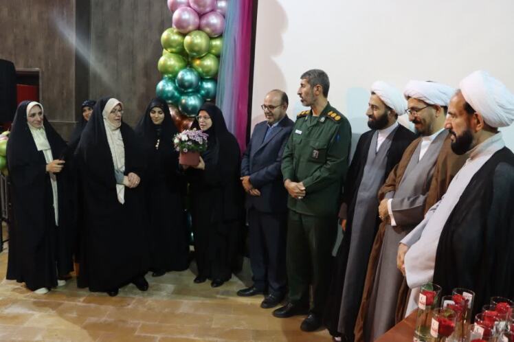 مراسم روز زن و تجلیل از بانوان فرهیخته شهر کلارآباد