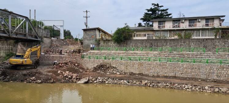 پبشرفت ایجاد رمپ - دیواره حفاظتی تفرجگاه نمک آبرود